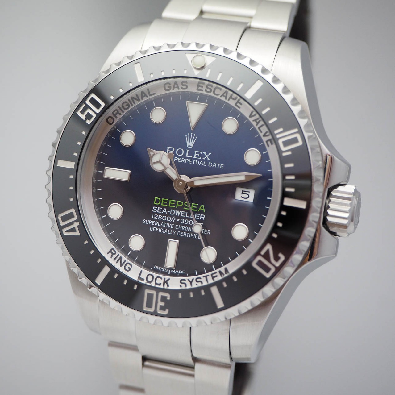 Rolex Sea-Dweller Deepsea Deep Blue Ref.126660, Box+Papiere LC100